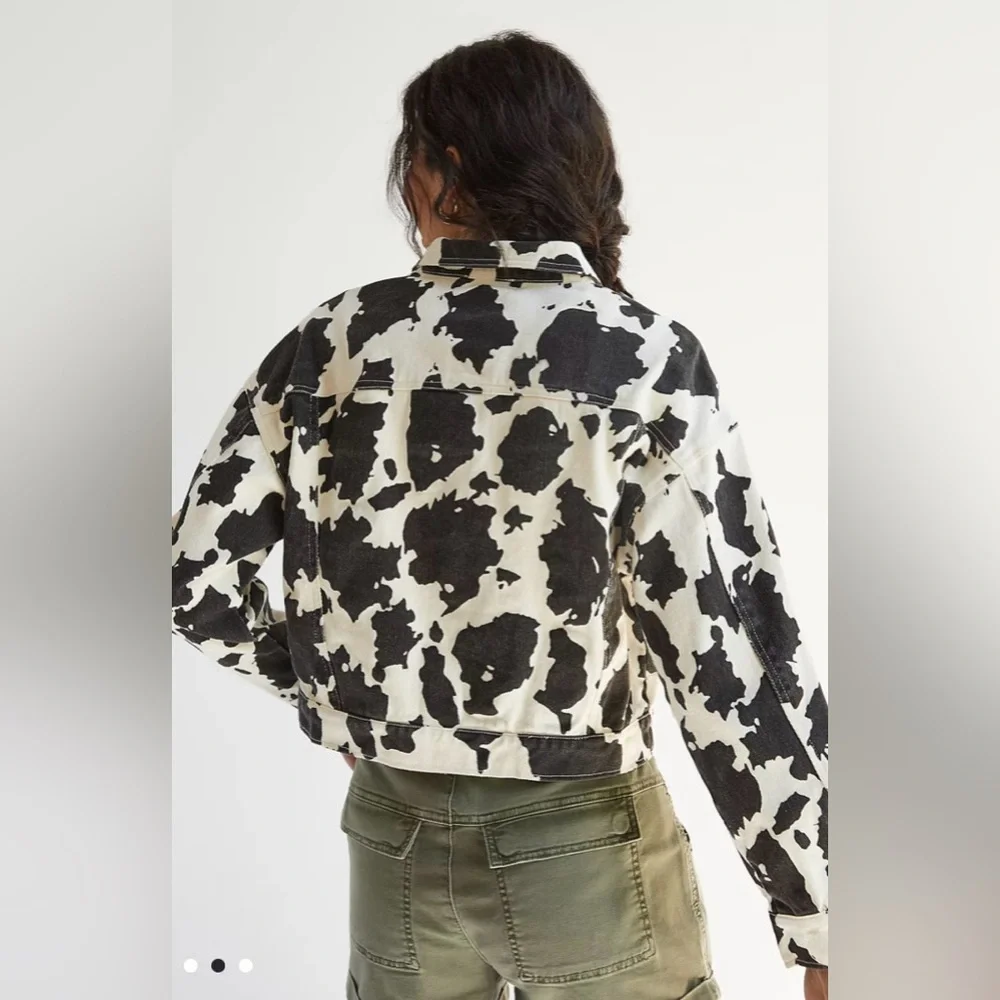 Le Lis Collection Womens Cow Printed Denim Button Up Jacket Small 100% Cotton - Picture 2 of 10